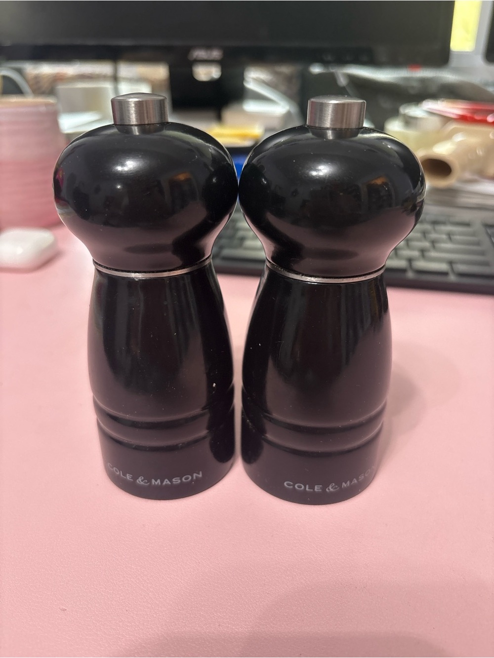 Cole & Mason Glossy Black Salt and Pepper Mill Set